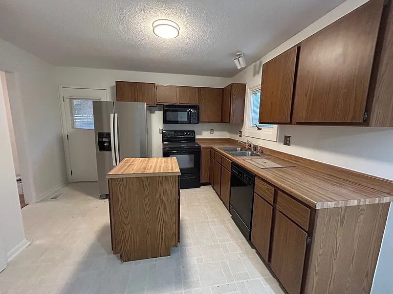 3112 Avondale Ct — Photo 3