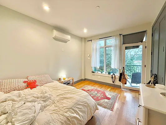 Rented by Doorway NYC, LLC | media 16