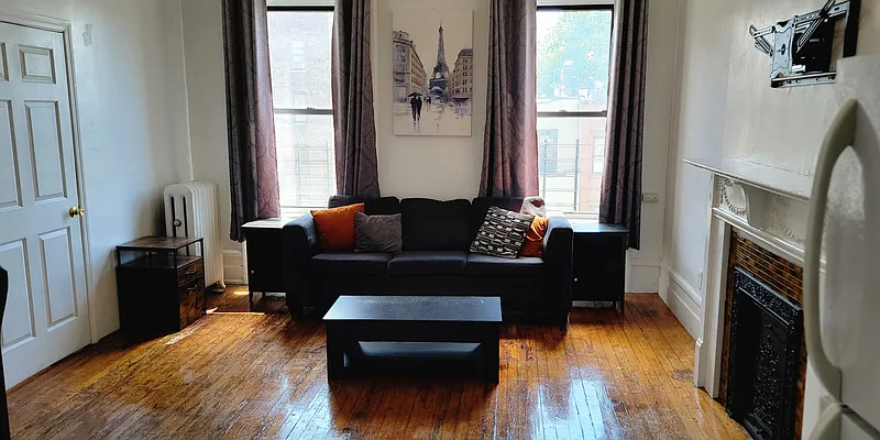 Rented by Perry Associates NYC Inc | media 21