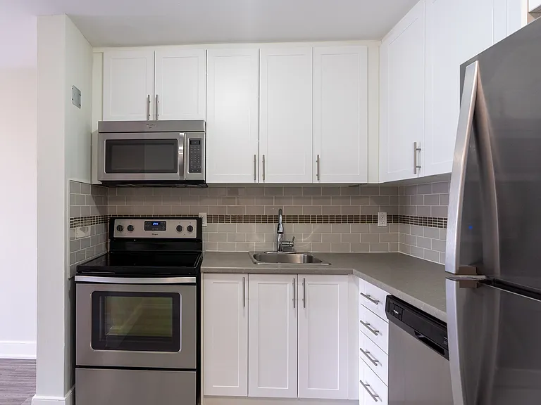 131 Maxwell St — Photo 8