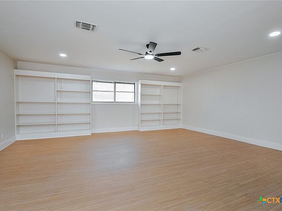 4th image of 502 Berwick St