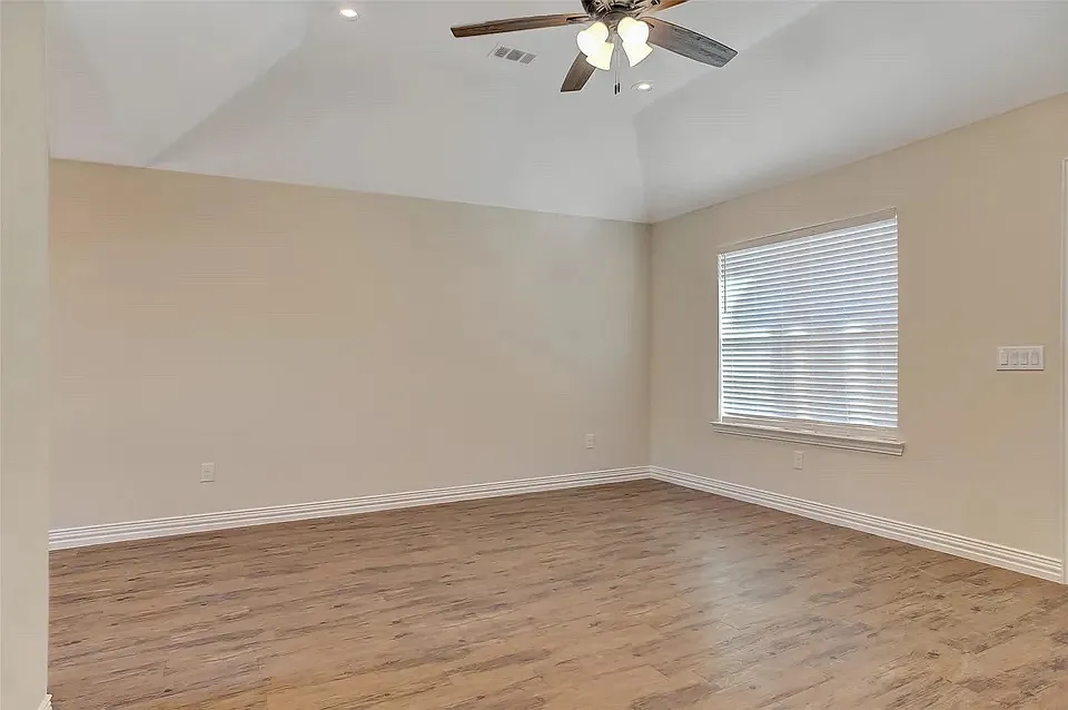 3 bed, 1126 sqft, $1,675 — Photo 4