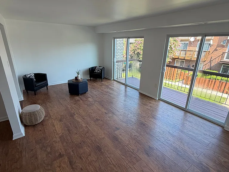 2324 Sun Valley Cir #J — Photo 7