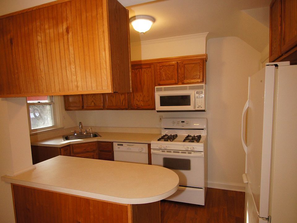 1st image of 438 Grovethorn Rd