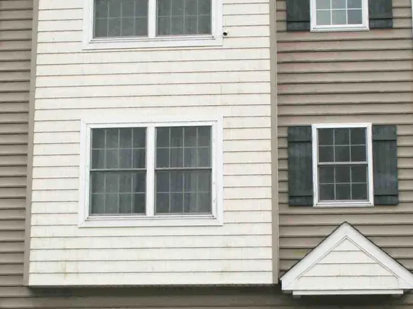 740 Kentwell Dr, York, PA 17406