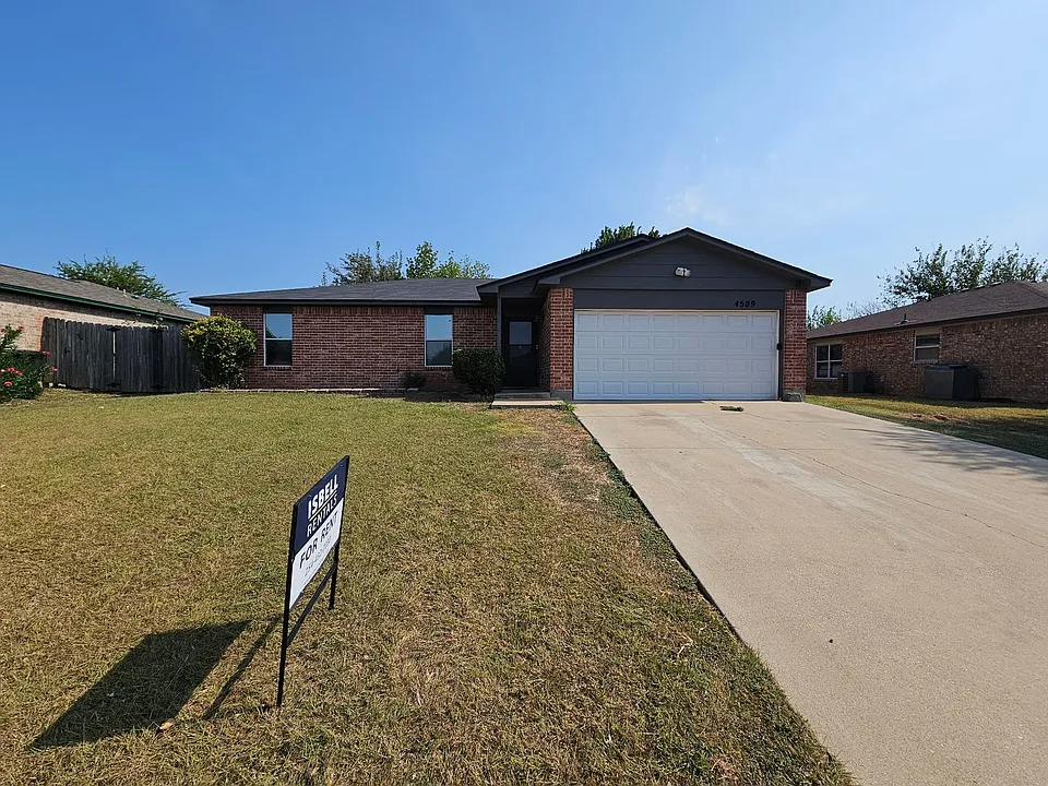 4509 Stallion Dr