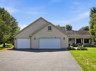 22902 Graf Rd, Harvard, IL 60033