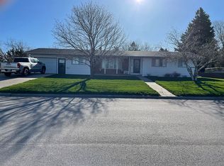 1032 Lamro St, Winner, SD 57580