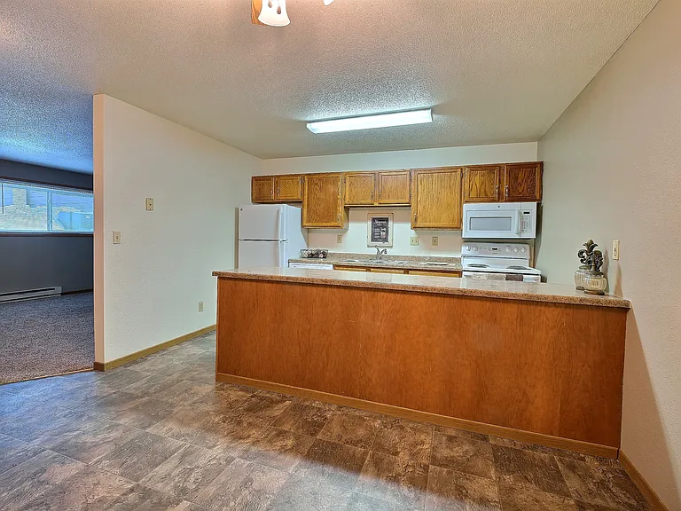 Fargo, ND Kennedy Apartments | Kitchen