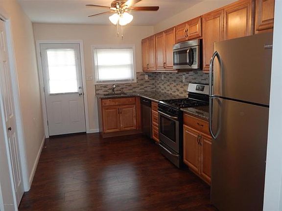 2nd image of 733 Jamaica Blvd