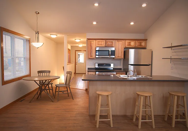 522 Lulu Ln — Photo 4