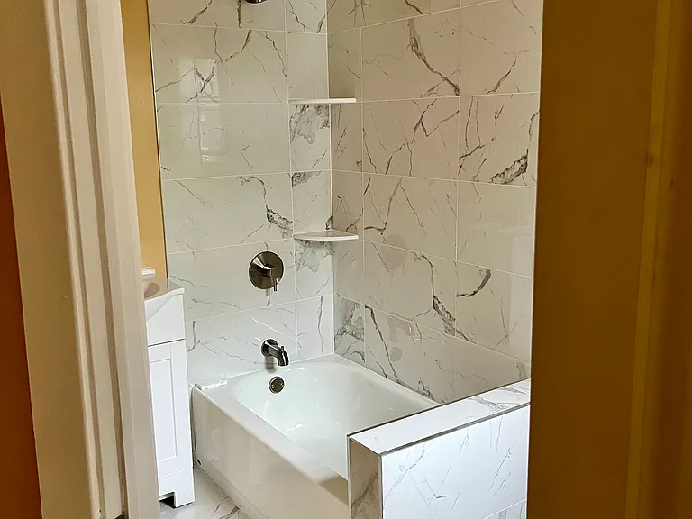 Bathroom (Daytime)