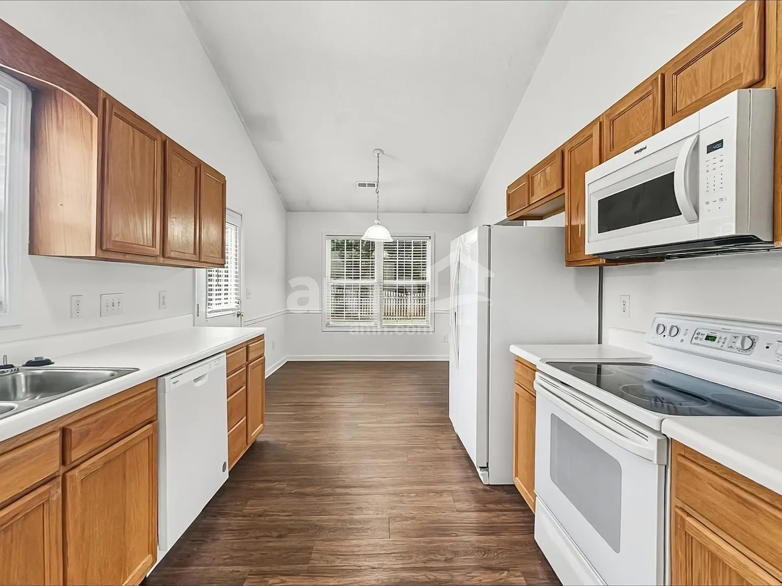 3 bed, 2.0 bath, 1528 sqft, $1,905 — Photo 4