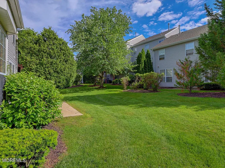150 Nathan Dr — Photo 34