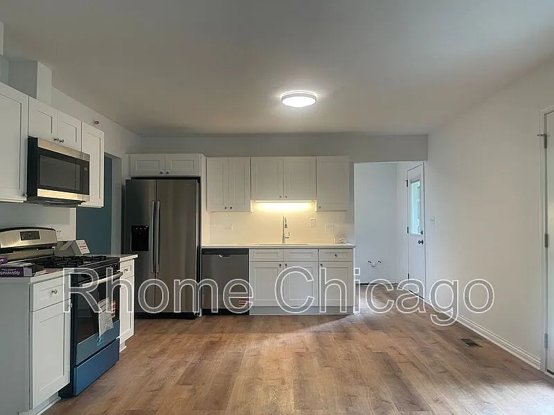 4 bed, 2.0 bath, 1600 sqft, $3,100 — Photo 1