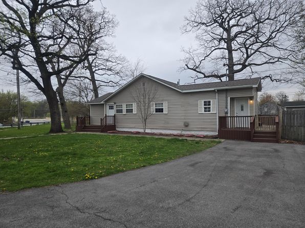 3820 Liverpool Rd, Lake Station, IN 46405