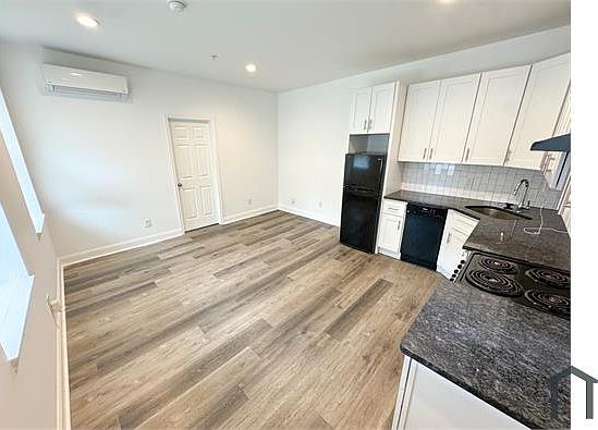 4th image of 4732 Longshore Ave Floor 2