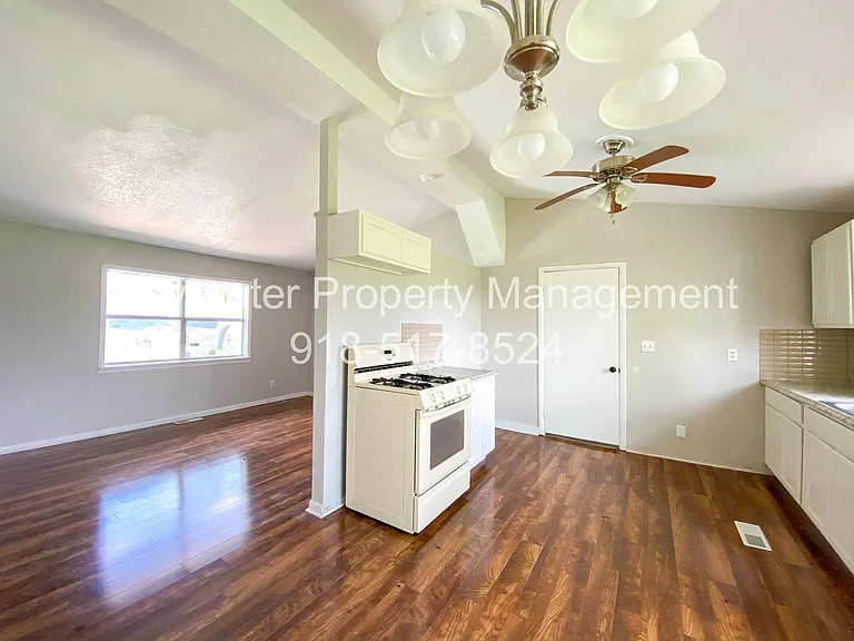 5135 N Utica Ave — Photo 2