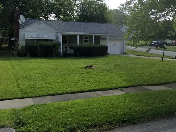 383 6th St, Campbell, OH 44405