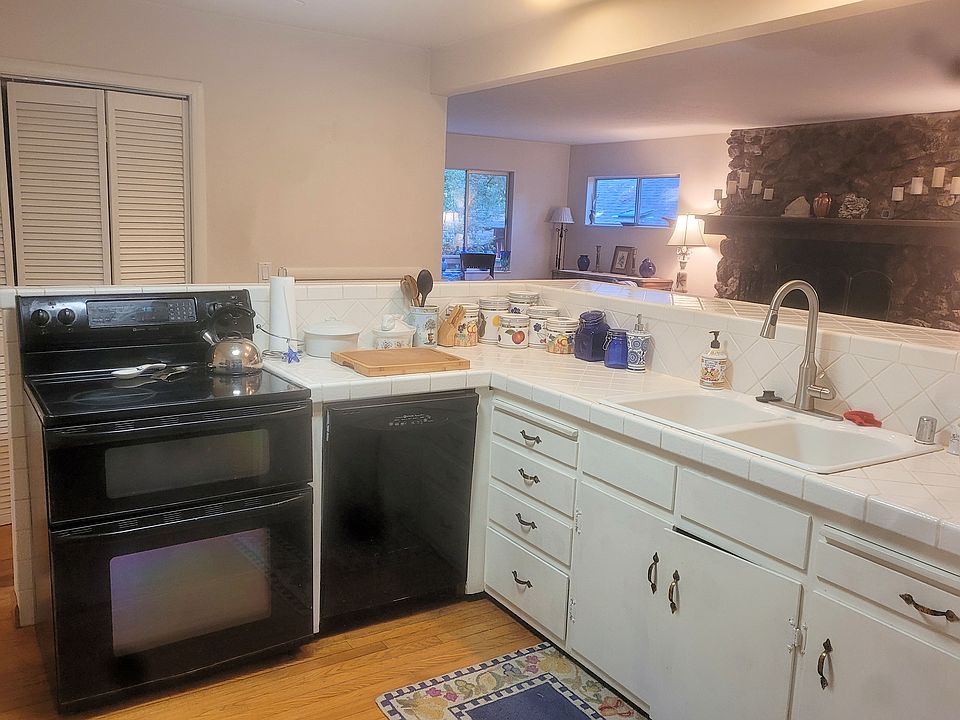 Full Size Kitchen