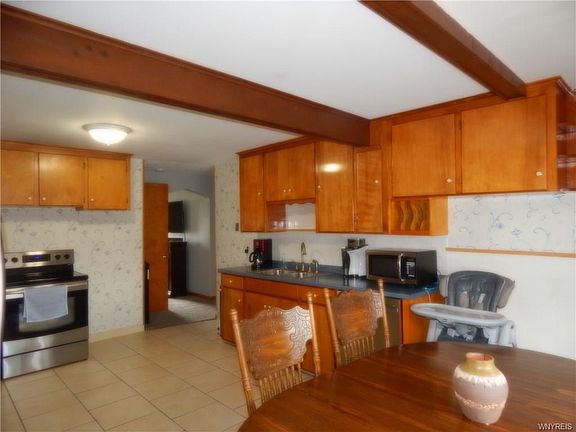 4th image of 9314 Demunda Ave