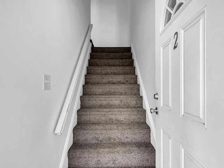 Maple Court Apartments — Photo 31