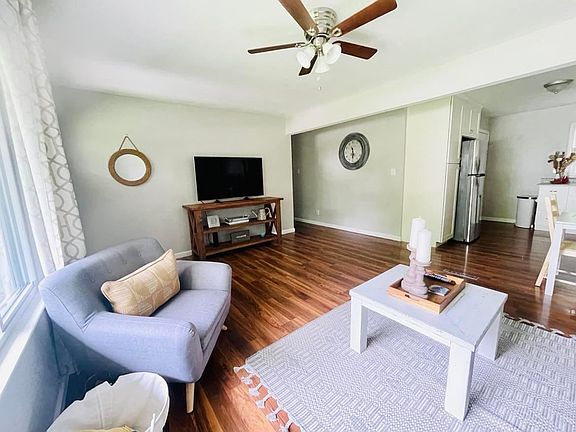4th image of 1619 Sunset Dr