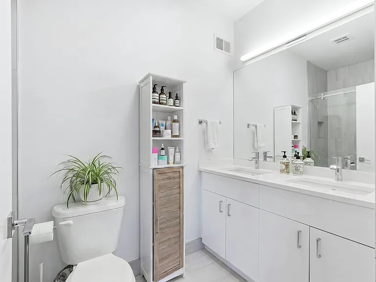 290 Griffith St #1 — Photo 25