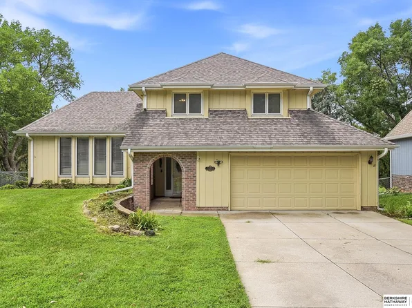 10929 Taylor St, Omaha, NE 68164
