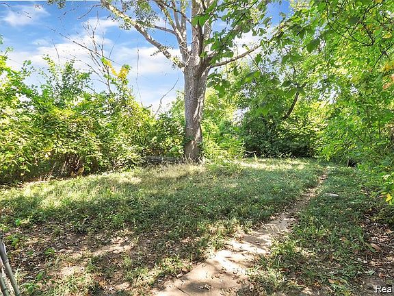 3rd image of 9400 Meyers Rd