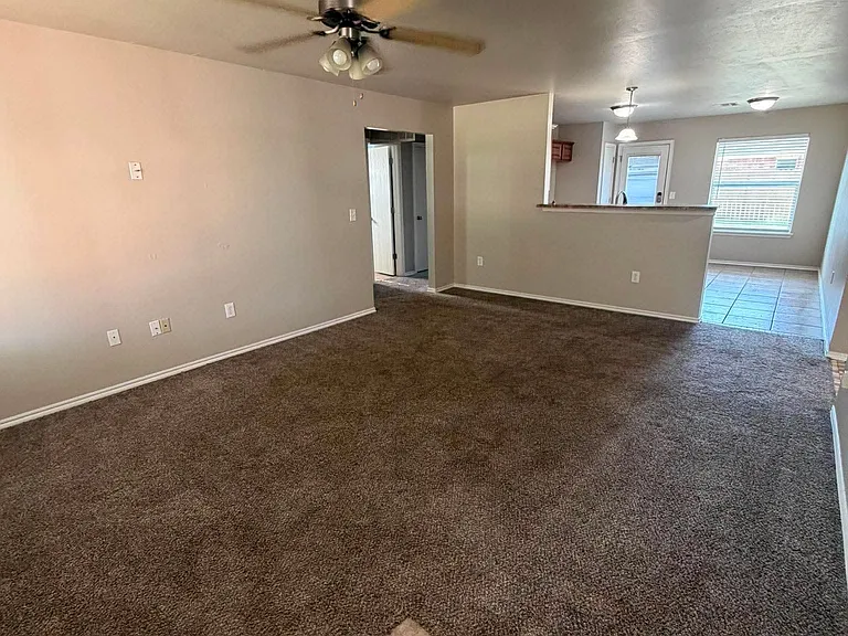 524 E Juniper Ln — Photo 3