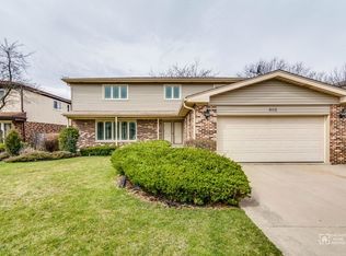 602 S Saint Cecilia Dr, Mount Prospect, IL 60056
