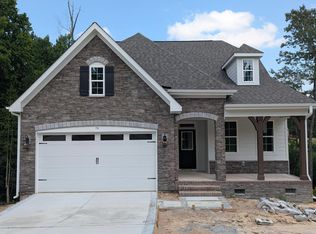 79 Plantation Dr, Southern Pines, NC 28387