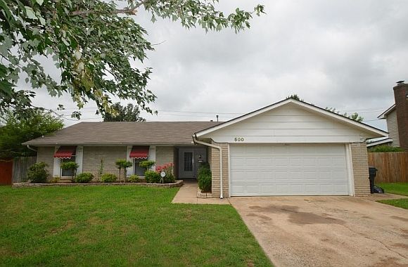 1st image of 500 Claremont Dr