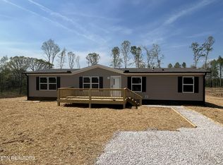 216 Community Dr, Madisonville, TN 37354