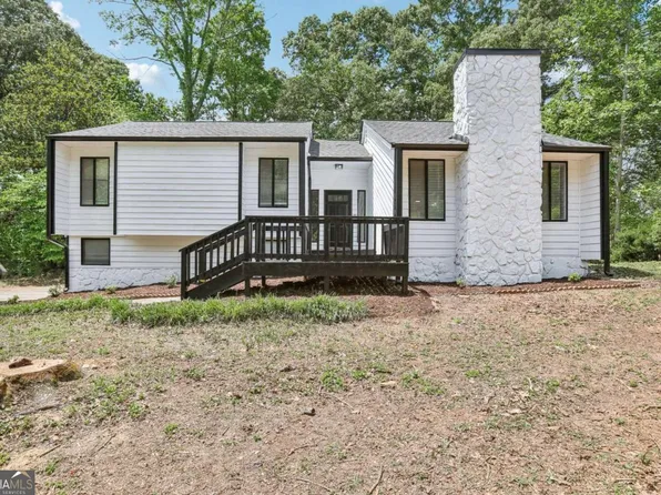 5497 Gibson Dr, Acworth, GA 30102