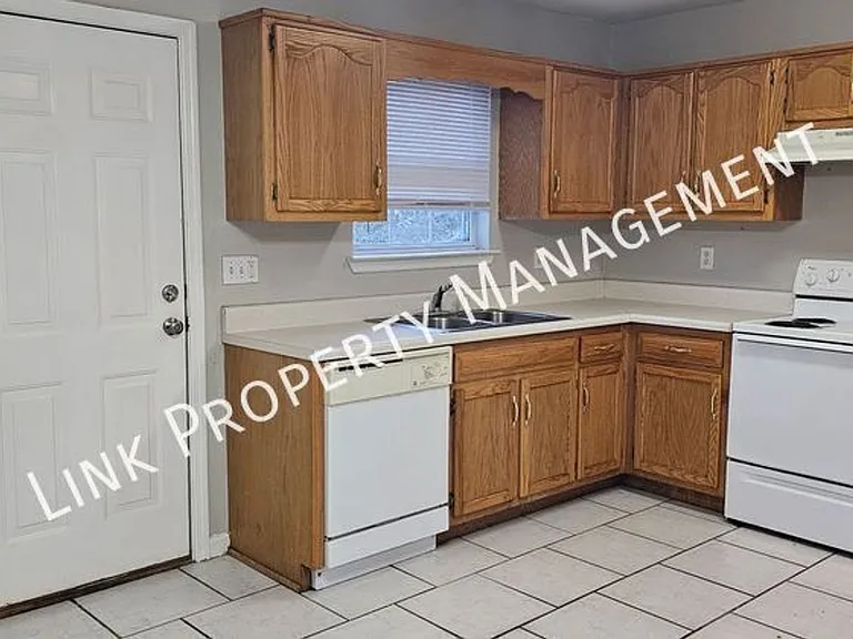 1106 Carline Rd — Photo 11
