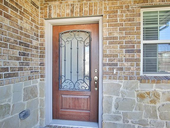 4th image of 15819 Sunny Stone Dr