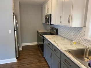 392 S 2nd St #1, Jesup, GA 31545