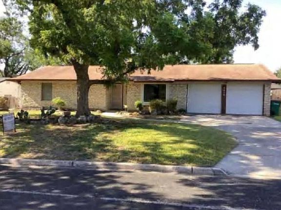 2nd image of 7919 Pinebrook Dr
