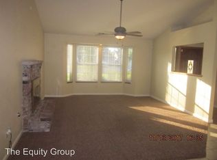 810 N Parkwood Ct, Visalia, CA 93291
