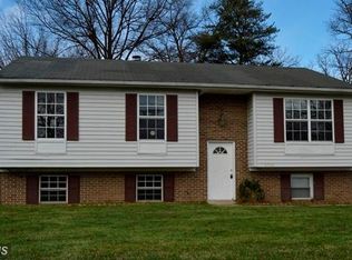 8706 Crandall Rd, Lanham, MD 20706