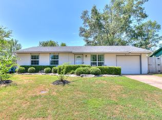 917 Pecan Ln, Claremore, OK 74017