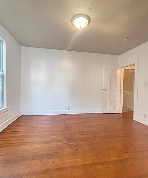386 Gregory St — Photo 7