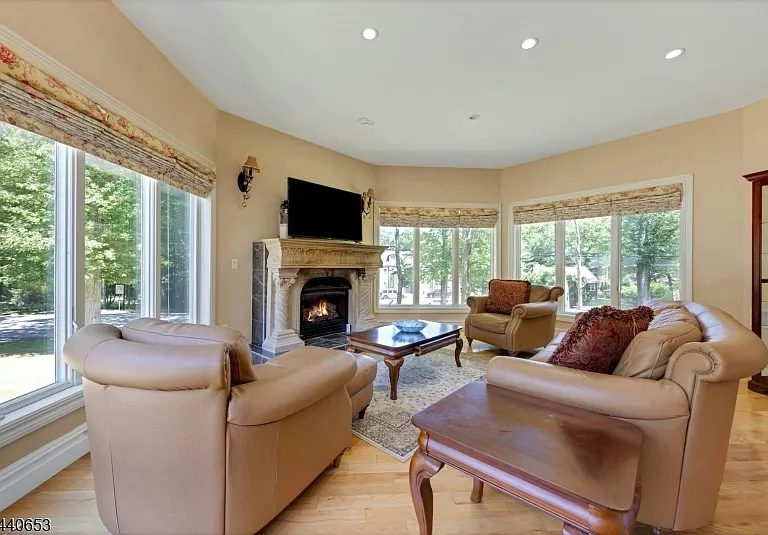 252 Mabel Pl — Photo 19
