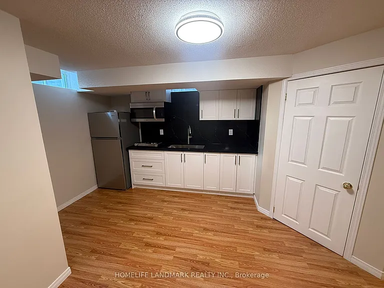 33 Silver Linden Dr — Photo 13