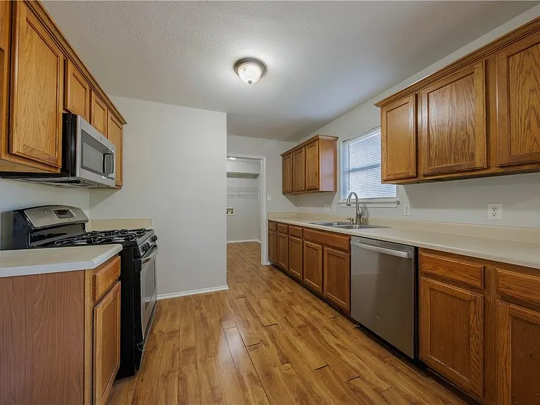 2905 Rainy River Dr — Photo 13
