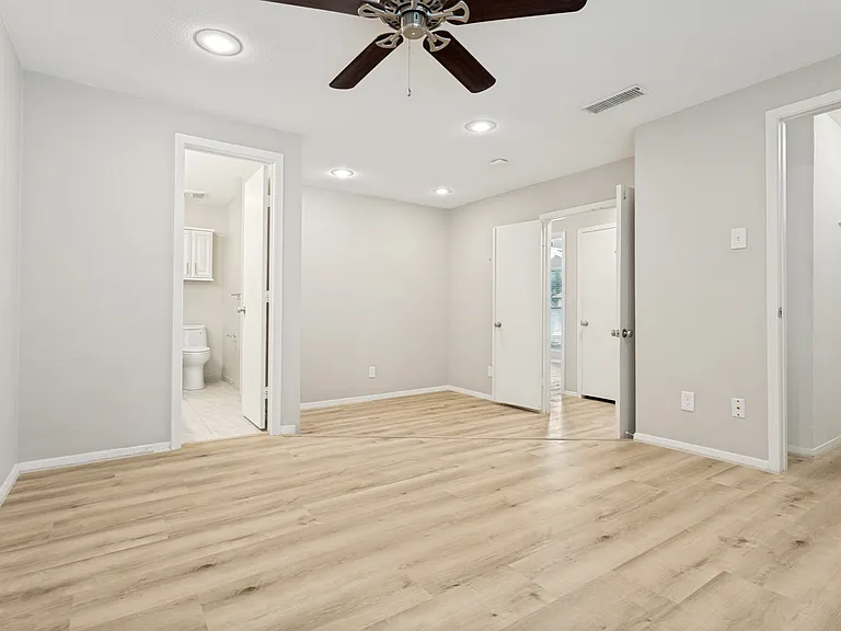 2117 Oak Brook Dr — Photo 9