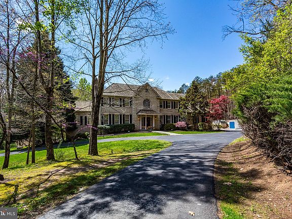 4th image of 7780 Kelly Ann Ct