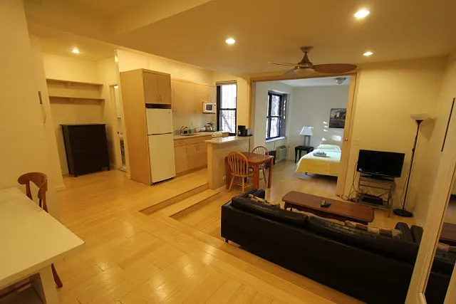 205 W 15th St #2N — Photo 2